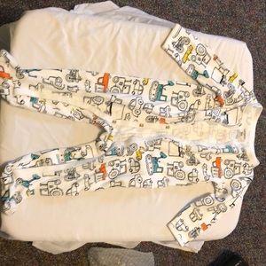 Carter’s 9 month snap up footie jammies